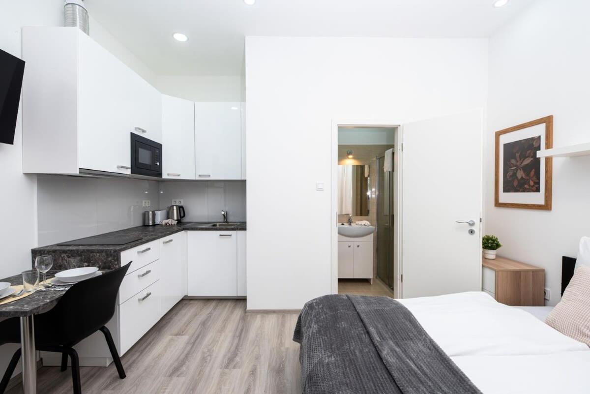 Extra Central - New - Charming Studio 布达佩斯 外观 照片